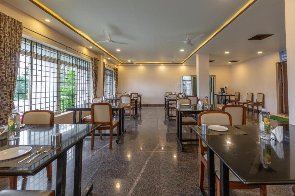 Kstdc Hotel Mayura Biligiri, Br Hills Honganoor Exteriör bild