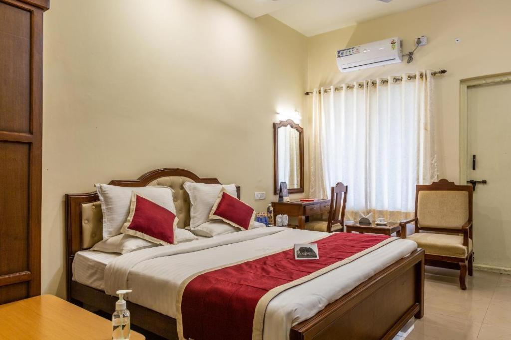 Kstdc Hotel Mayura Biligiri, Br Hills Honganoor Exteriör bild